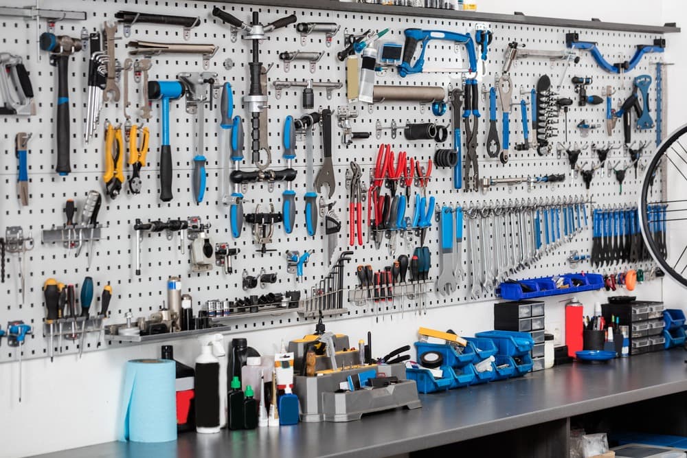 Professional Metal Shops Choose DeWalt Band Saw